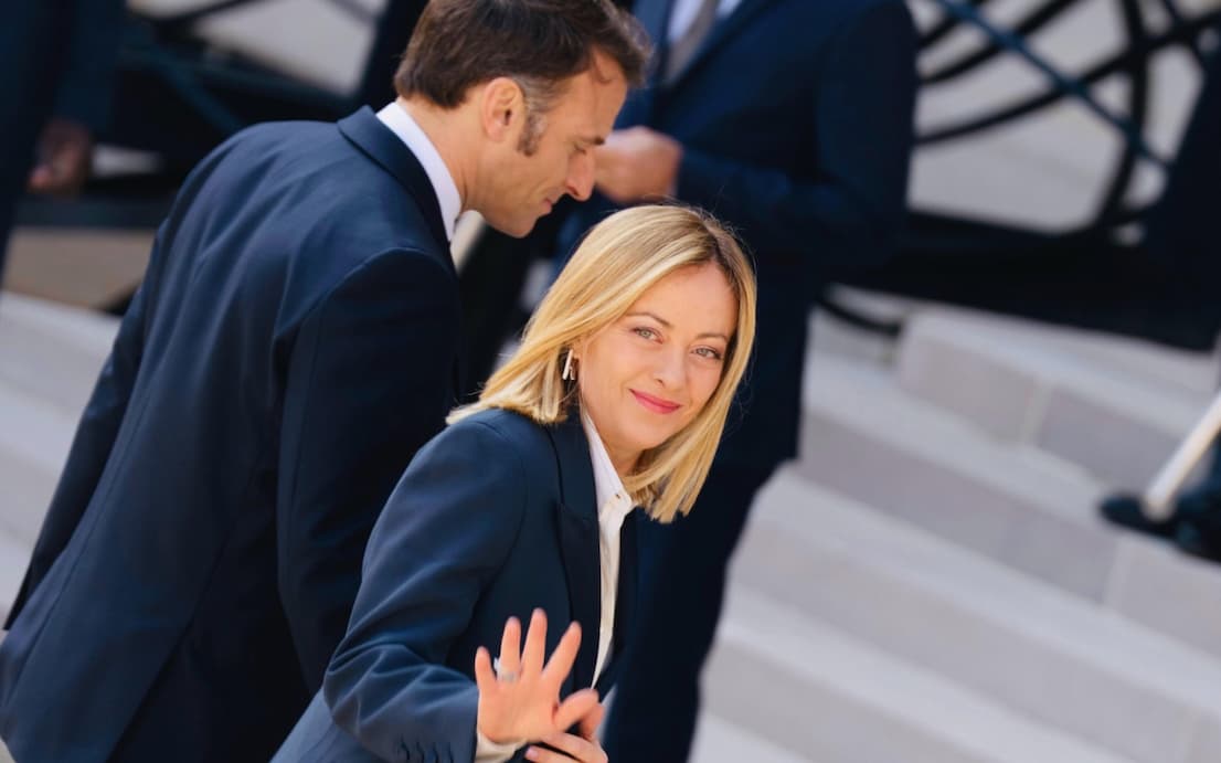 diplomazia obbligata di Meloni con Macron